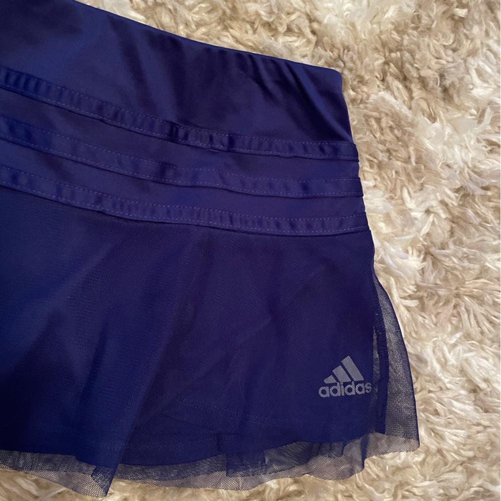 Girls Adidas skirt w/built in shorts-Deep purple with reflective gray logo. Sz 5
